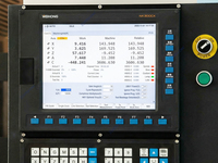 Machine de fraisage CNC de haute qualité avec tables rotatives à cinq axes pour le moulage sous pression et le traitement des moules alimentaires