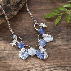 สร้อยคอรูปปลาดาวหลากสีสันสำหรับผู้หญิงสำหรับวันพักผ่อนริมชายหาด สร้อยคอแฟชั่นหรูหราสไตล์วินเทจประดับเปลือกหอยเคลือบสี - Product Image 3