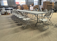Chaise pliante avec pieds en métal et plastique, capacité de charge de 300 lb, cadre en métal blanc pour événements, formations, ensembles d'extérieur