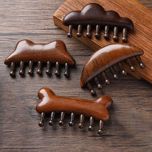 Peigne de massage <span class=keywords><strong>en</strong></span> <span class=keywords><strong>bois</strong></span> <span class=keywords><strong>à</strong></span> dents larges <span class=keywords><strong>en</strong></span> <span class=keywords><strong>bois</strong></span> de santal pour la croissance des <span class=keywords><strong>cheveux</strong></span>, pour le soin des fascias et le Gua Sha crânien - Product Image 4