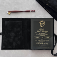 Invitations personnalisées en daim noir personnalisé boîtes de mariage en acrylique boîte de présentation doublée de velours feuille d'or avec pompon