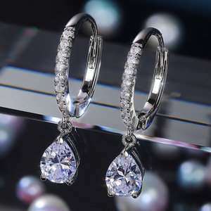 Orecchini Pendenti Corti Minimalisti Rotondi Scintillanti per Donne, Stile Fresco, Gioielli per Orecchie alla Moda per Uso Quotidiano - Product Image 4