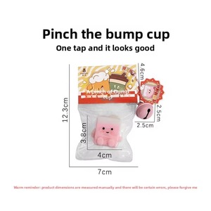 Juguete antiestrés de apretar, mini taza de bebida de 3.8cm, llavero blandito con campana linda, juguete de TPR suave de elevación lenta para desestresar, venta al por mayor de fábrica - Product Image 2