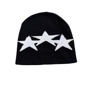 Gorro de lana tejido con estampado de estrellas, moderno, suave y elástico, estilo urbano. - Product Image 5