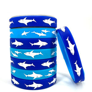 Expédition dans le monde entier imprimé motif requin thème fête de vacances mer vie bracelets en silicone pour hommes et femmes - Product Image 1