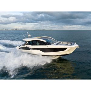 Galeon 435 2024, Barco Usado con Casco de Fibra de Vidrio, Velocidad de 35.0-40.0 Nudos, Motor a Gasolina, Tecnología de Infusión al Vacío - Product Image 4