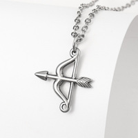 Collier tendance en acier inoxydable avec pendentif cœur flèche de Cupidon, accessoire romantique de luxe léger et polyvalent pour pull