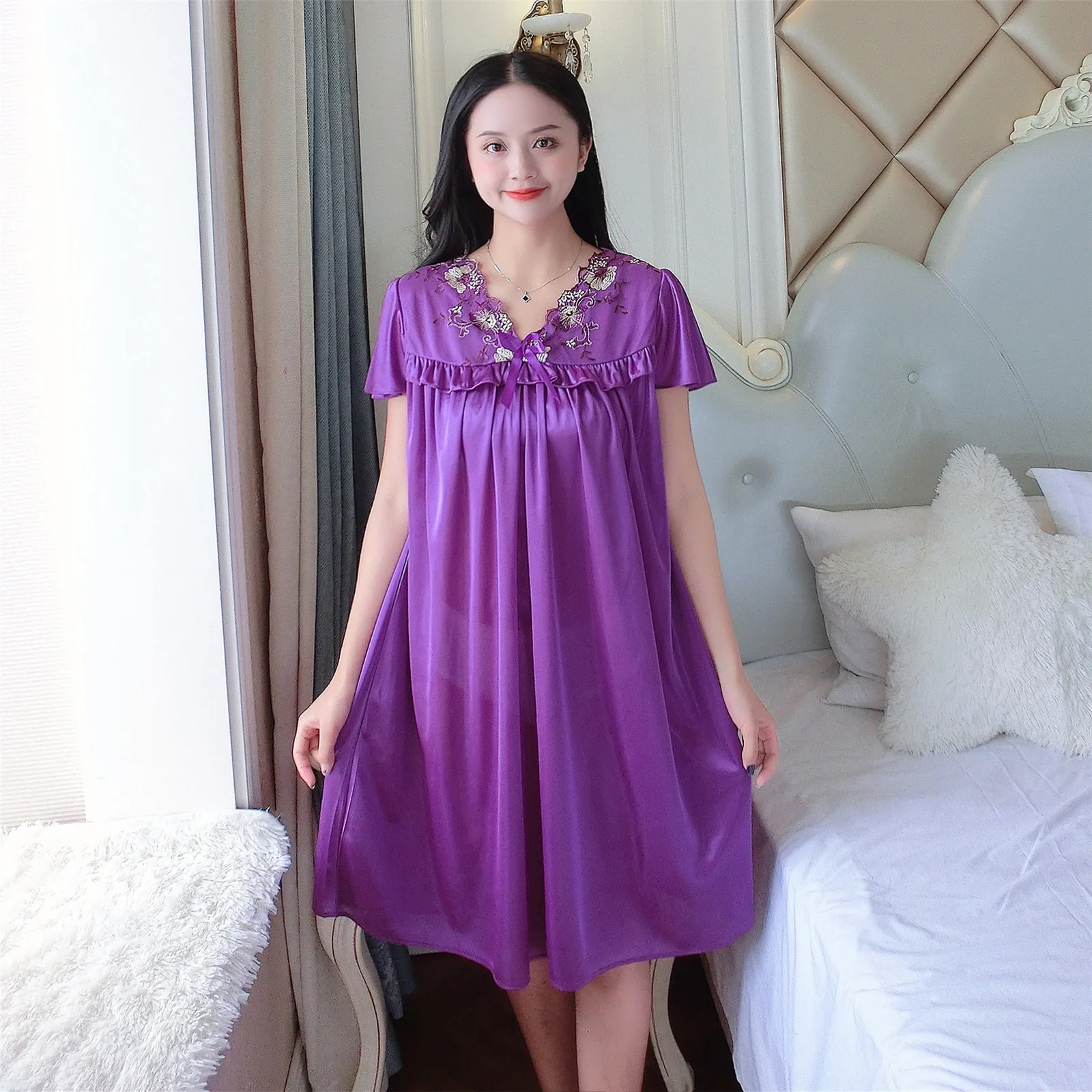 Wholesale The Fine Quality Ice Silk Sleepwear Short Sleeved Nightdress