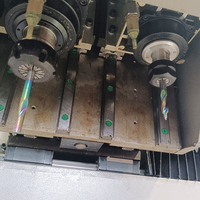 Machine de traitement CNC pour serrures et charnières de portes en aluminium, perçage et fraisage à double broche pour usine de portes