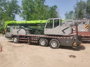 <span class=keywords><strong>Gru</strong></span> su Camion Zoomlion ZTC300V Usata da 30 Tonnellate con Motore Cummins Altezza di Sollevamento 60m <span class=keywords><strong>in</strong></span> <span class=keywords><strong>Vendita</strong></span> - Product Image 4