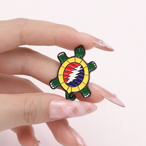 ロックバンドロゴエナメルピン音楽アルバム漫画タートルブローチラペルバッジファッションジュエリーギフトファンの友人卸売 - Product Image 4