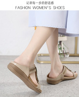 Vente en gros de pantoufles de luxe de grande qualité avec strass pour femmes chaussures de plage à fond plat pour loisirs de plein air sandales pour femmes