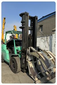 Chariot élévateur diesel hydraulique Mitsubishi 5 tonnes d'occasion à bas prix, mât à trois sections, hauteur de levage tout-terrain 3m-4.5m, bon état - Product Image 5