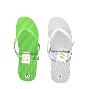 Tongs Nicecin personnalisables avec logo, recyclables en PE, légères, pour voyage, couleur unie vert et blanc, sandales de plage, vente en gros - Product Image 1