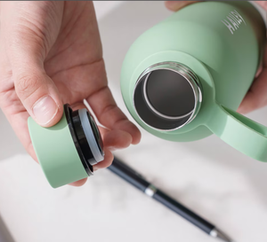 Bouteille d'eau isotherme en acier inoxydable personnalisée avec monogramme, nom <span class=keywords><strong>personnalisé</strong></span>, 17 oz, en plastique, avec paille, grande capacité, sport, gravée - Product Image 4