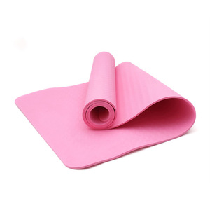 แผ่นรองออกกำลังกายหนา Gaiam TPE - คุณภาพพรีเมียม เป็นมิตรกับสิ่งแวดล้อม ขนาด 3 มม. 4 มม. 5 มม. 6 มม. 8 มม. 10 มม. ป้องกันการลื่น ปลอดสารพิษ พิมพ์ลายพิเศษ รุ่น BG-03 - Product Image 2
