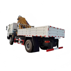 Grúa Plegable de 12 Toneladas Montada en un Camión 4x4 con Accesorio de Garra para Troncos. - Product Image 3