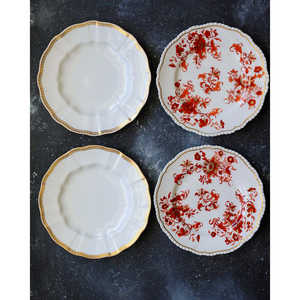 Gabriella P. Ensemble de six assiettes dorées et rouges assorties pour la vaisselle et les décorations de table de fête - Product Image 1