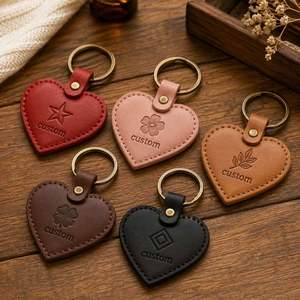 Porte-clés en cuir PU de forme personnalisée, logo gravé au laser, porte-clés multicolores, étiquette de clé en forme de cœur vierge pour cadeau promotionnel - Product Image 1