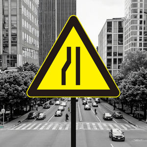 لوحة إشارات شارع من الألومنيوم مع نص "إيقاف" ونمط مثلث من الفولاذ مادة تحذير للسلامة على الطريق إلى اليسار - Product Image 1