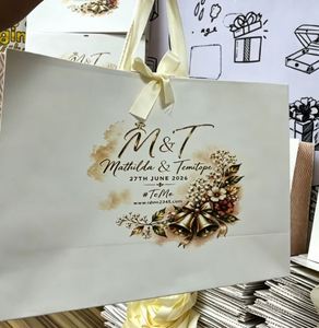 Sacs de shopping personnalisés avec logo imprimé en feuille d'aluminium et poignées pour emballages de marque haut de gamme, sac en papier - Product Image 2