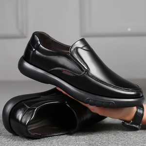 Chaussures décontractées basses pour hommes à semelle souple 2026, antidérapantes, à semelle épaisse, style britannique, en cuir ajouré - Product Image 4