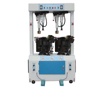 Máquina prensadora de sujeción de suela de talón de zapato de goma hidráulica universal automática - Product Image 3