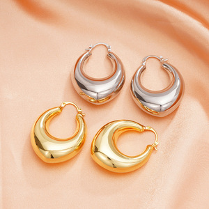 Orecchini a Cerchio a Triangolo Invertito per Donne, Gioielli Geometrici Audaci e alla Moda - Product Image 1