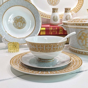 Wholesale Factory Price Royal Luxury Tableware Sets 61 Pcs Bone China Golden Mosaic Western Ceramic Dinnerware Sets - Product Image 5