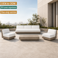 Canapé d'extérieur modulable commercial pour hôtel, options simple, double ou multi-places, ensemble de canapés de luxe modernes en teck avec table basse
