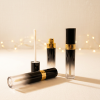 Emballages cosmétiques en plastique à marque privée, contenants de rouge à lèvres liquide noir brillant doré de 9 ml, tubes de gloss à lèvres vides de luxe