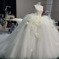 Robe de mariée Jancember Hz008, romantique, blanche, avec corsage en dentelle française, ornée de roses 3D en tissu et tulle, style robe de bal.