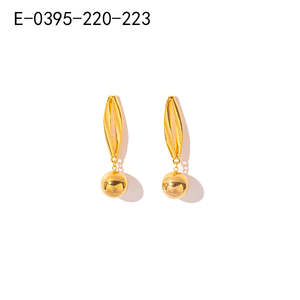 Pendientes Colgantes de Moda en Acero Inoxidable 316L con Baño de Oro PVD, Sostenibles y Resistentes - Product Image 2