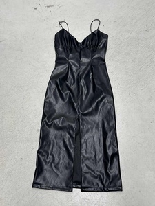 Robe moulante en similicuir pour femme de bureau, col en V, fente sur la cuisse, coupe ajustée, extensible, respirante, écologique, naturelle, vente en gros - Product Image 6