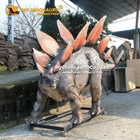 Décoration de parc à thème sur le thème des dinosaures, sculpture de stégosaure grandeur nature en FRP