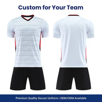 Maillot de football rétro personnalisé, coupé et cousu, MOQ 50, polyester par sublimation avec logo, vente en gros OEM