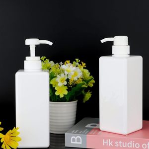 Wholesale 500ml Square <b>Plastic</b> <b>Bottles</b> 200/300/750/1L <b>Empty</b> Screen Printed <b>Bottles</b> for Body Lotion Essential Oil & Shampoo - Product Image 5
