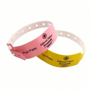 Pulsera Deportiva de Lujo Personalizada con Monedas, Ajustable, de Tela Suave, al por Mayor - Product Image 4