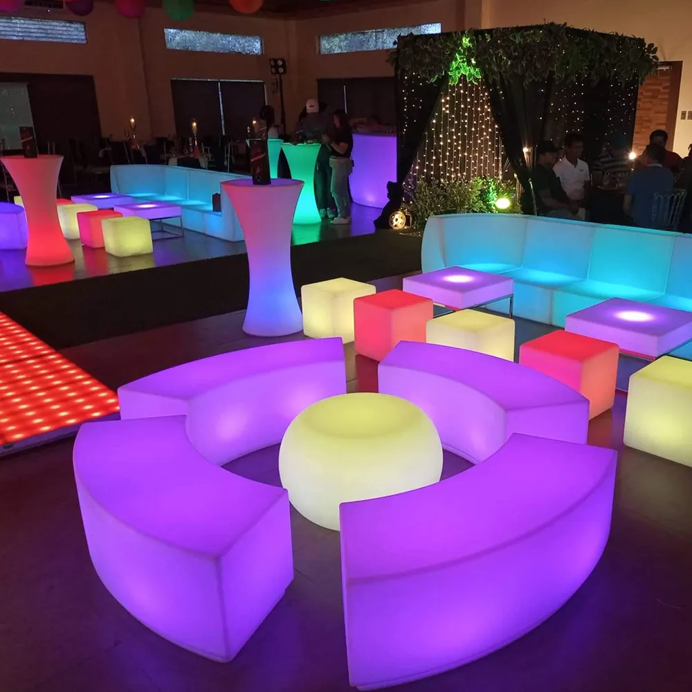 Glow eventi festa matrimonio discoteca caffè giardino esterno plastica led accendi mobili tavolo da cocktail alto set di tavoli e sedie