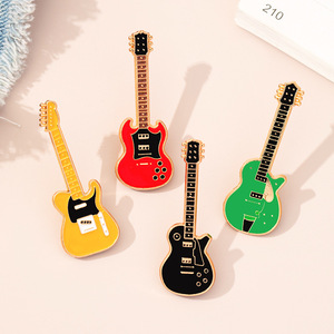 Alla moda in metallo dorato spilla per chitarra per spilla inciso per concerto regalo distintivo con stampa digitale nota per gli amanti della musica - Product Image 3