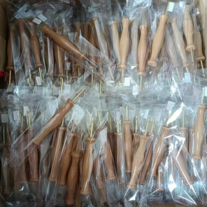 Kit d'outils pour aiguille à poinçon avec manche en bois brut et enfile-aiguille, design simple et portable pour le point de couture DIY - Product Image 6