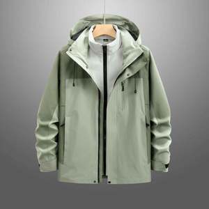 Veste d'hiver au design ergonomique qui s'adapte aux courbes du corps, polyvalente pour toutes les saisons, à porter seul par temps de pluie printanier ou superposé par temps neigeux. - Product Image 6