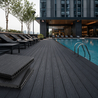 Tarima de WPC Comercial Ynori, Coextrusión, Grabado Profundo, Color Carbón, 25mm 160mm, Canal Redondo para Borde de Piscina, Antideslizante R10