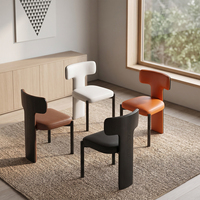Chaise de salle à manger ergonomique moderne et minimaliste, dossier en forme de T, revêtement en cuir microfibre, structure en acier carbone pour hôtel et maison