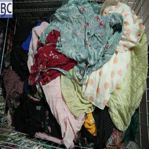 Robes en soie pour femmes mixtes Offre Spéciale Vêtements <span class=keywords><strong>d</strong></span>'<span class=keywords><strong>occasion</strong></span> pour magasins <span class=keywords><strong>de</strong></span> <span class=keywords><strong>d</strong></span>étail - Product Image 3