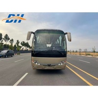 Autocar de tourisme de luxe avec 47 sièges, offrant des logements spacieux et confortables, adaptés aux voyages à courte et longue distance.