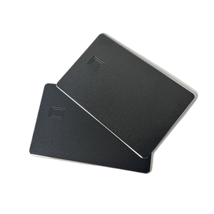 ขอบเคลือบเงา<span class=keywords><strong>บัตร</strong></span>เครดิตโลหะสีดำด้านเรียบมีช่องใส่ชิปขนาดเล็กและมีแถบเล็กๆอยู่ด้านหลัง - Product Image 4