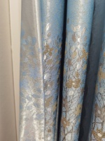 Tissu de rideau de haute qualité et haute précision à motif de fleurs de petits arbres, adapté à la décoration intérieure et à un usage commercial