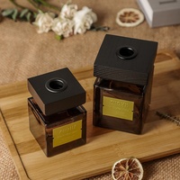 Diffuseur de parfum sans flamme personnalisé pour hôtel de luxe, huile parfumée, bâtonnets en fibre de rotin, flacon en verre, couvercle en bois