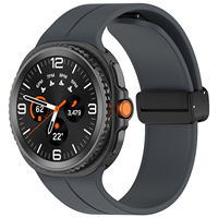Nouveau bracelet de montre en silicone à bouton magnétique pour Samsung Galaxy Watch 8, bracelet en silicone souple pour Galaxy Watch 8 Classic, bracelet de montre
